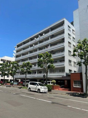 2LDK Apartment for Rent in Sapporo Chuo-ku, Hokkaido - Thumbnail 2