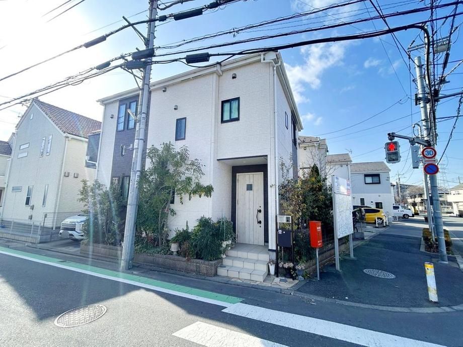4LDK Corner House for Sale in Fuchu, Tokyo - 90m2 Land - Thumbnail 3