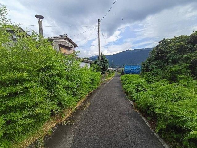 Land for Sale in Saijo Ehime - 549.59 sqm Plot with Mountain Views - Thumbnail 3
