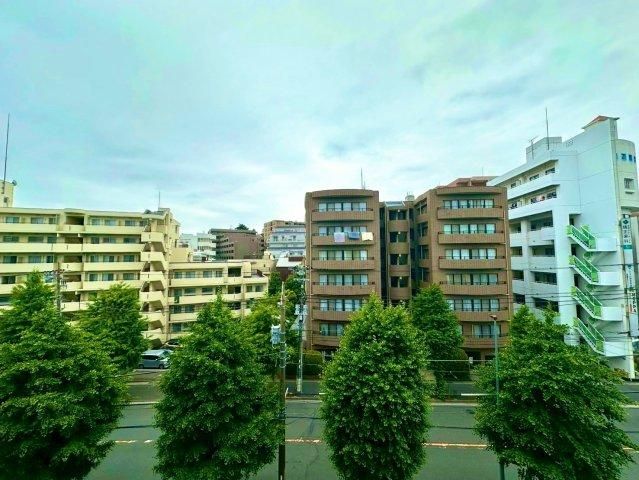 3LDK Apartment for Sale Near Miyazakidai Station in Kawasaki - Thumbnail 2