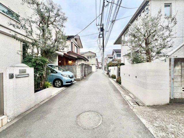 3LDK House for Sale in Toshima, Tokyo Near Higashi-Nagasaki Station - Thumbnail 3