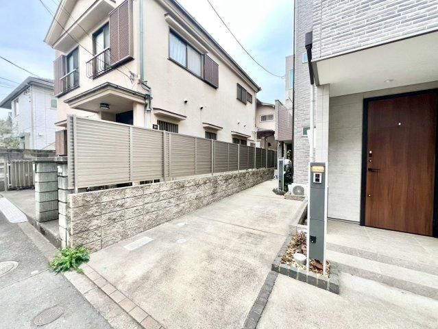 3LDK House for Sale in Toshima, Tokyo Near Higashi-Nagasaki Station - Thumbnail 2