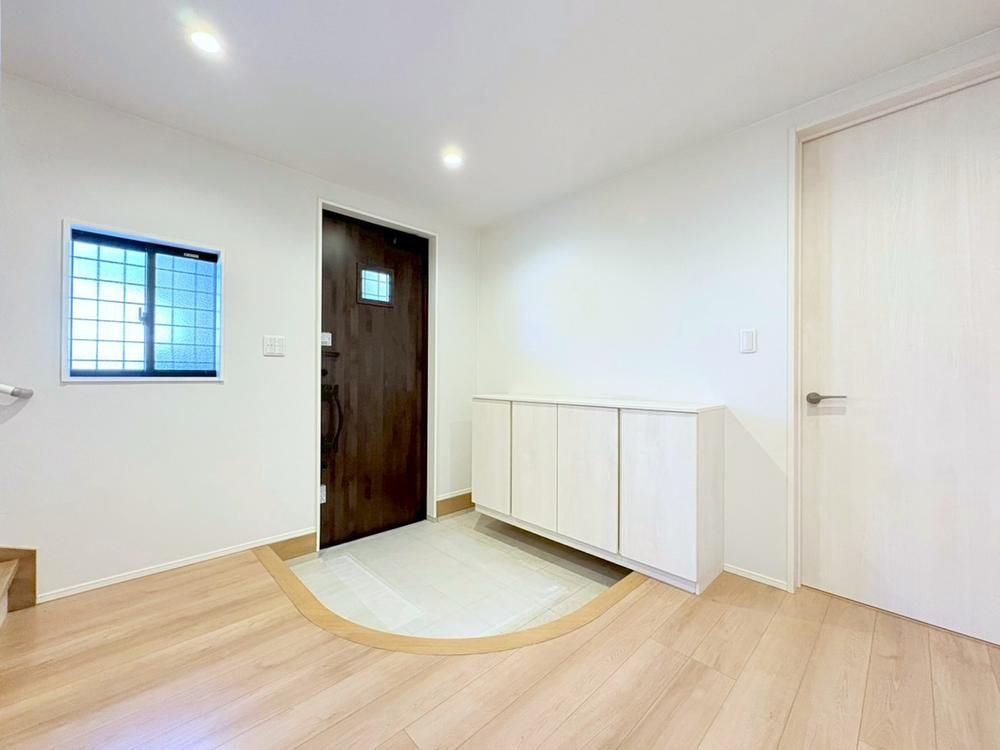 4LDK House for Sale in Honmoku Motomachi, Yokohama - Thumbnail 3
