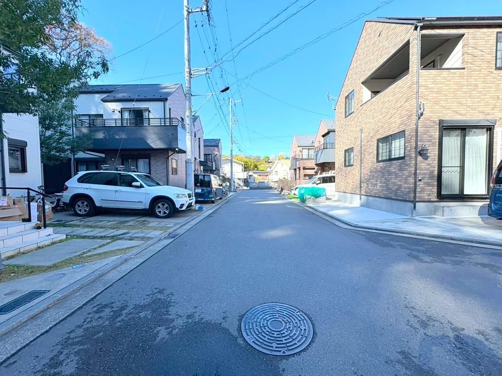 4LDK House for Sale in Honmoku Motomachi, Yokohama - Thumbnail 2
