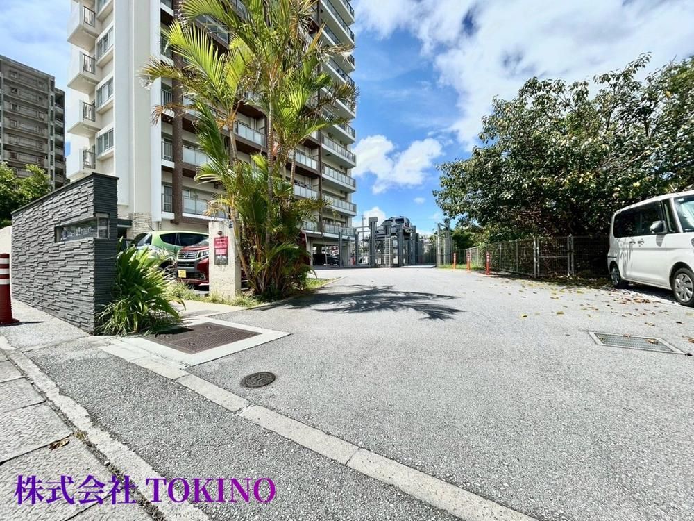 2LDK Apartment for Sale in Yamazato, Okinawa City, Okinawa - 35.8M Yen - Thumbnail 4