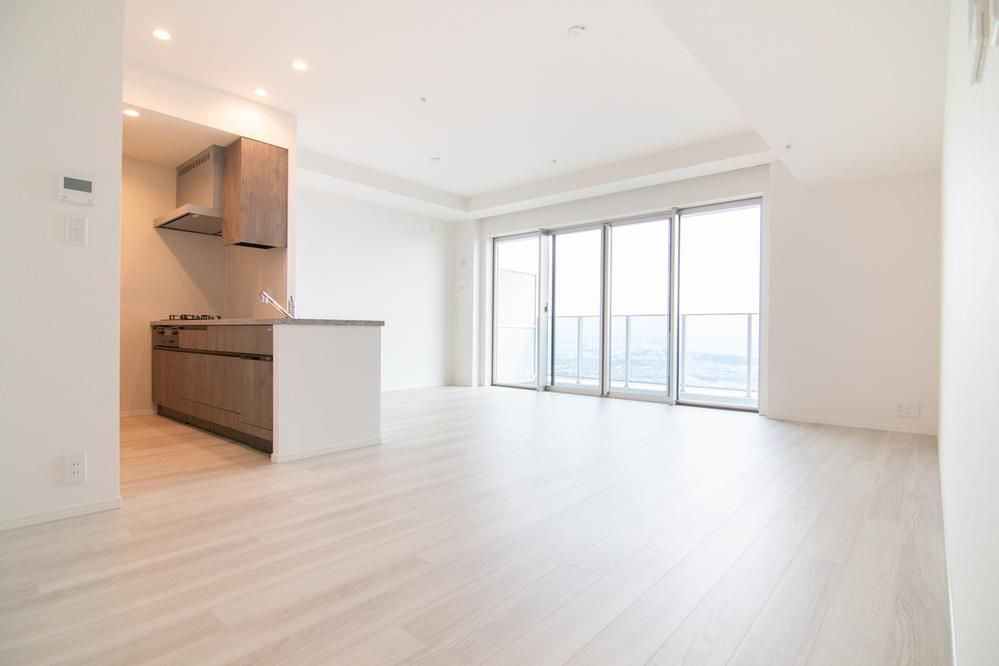New 3LDK Apartment for Sale in Mihama-ku, Chiba City - Thumbnail 3