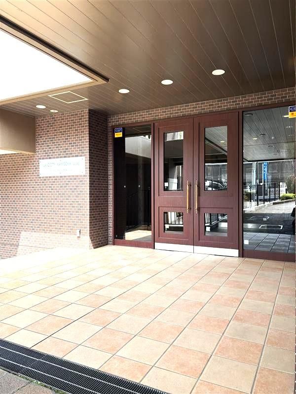 Renovated 3LDK Apartment in Kamiooka, Yokohama for Sale - Thumbnail 2