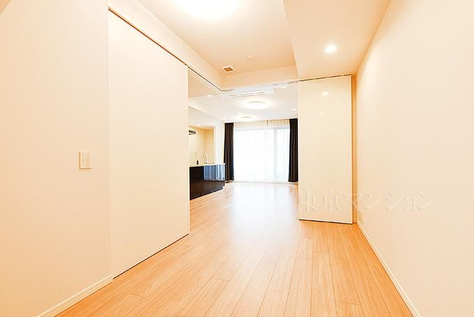 1LDK Apartment for Sale in Shirokane, Minato-ku, Tokyo - Thumbnail 4