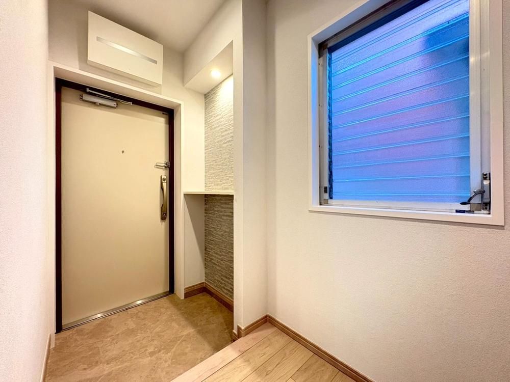 Renovated 2LDK Apartment in Yamato City Near Chuo Rinkan Station - Thumbnail 3