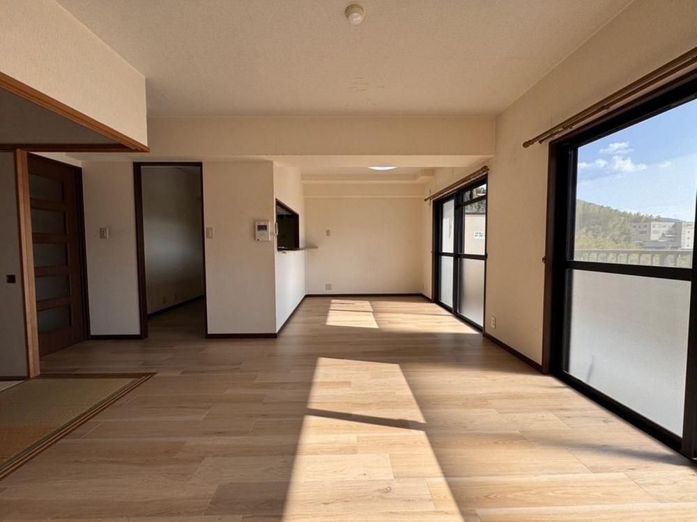 3LDK Apartment for Sale in Nagasaki City - 67.36m² - Thumbnail 3