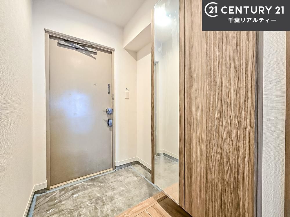64.53m² 1LDK+S Apartment for Sale in Funabashi, Chiba - Thumbnail 2
