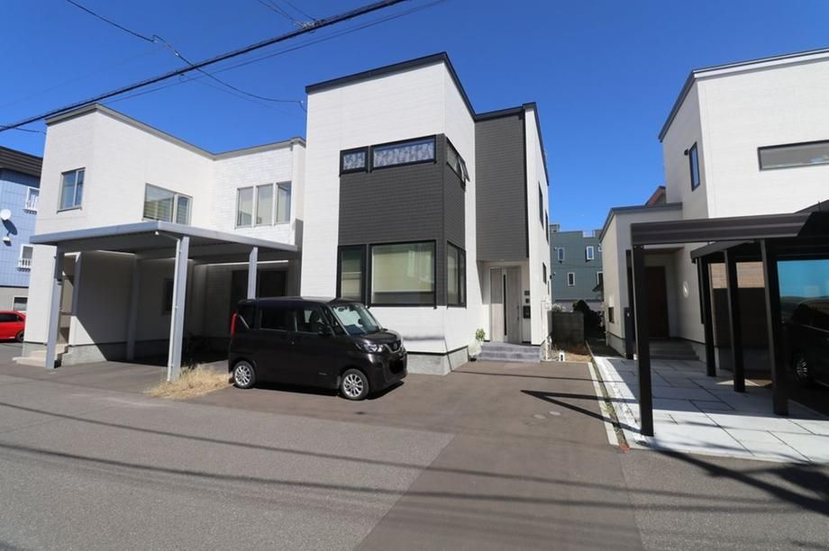 3LDK Detached House for Sale in Higashi-ku, Sapporo - Thumbnail 2