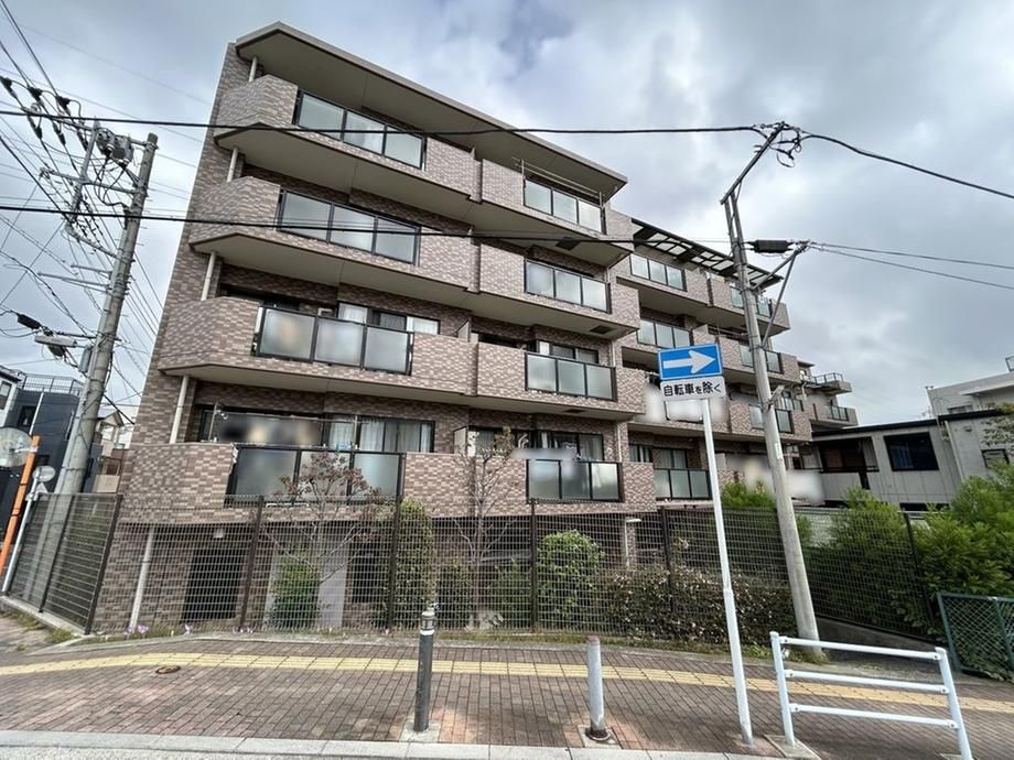 4LDK Apartment for Sale in Funabashi, Chiba - 99.1 sqm - Thumbnail 3