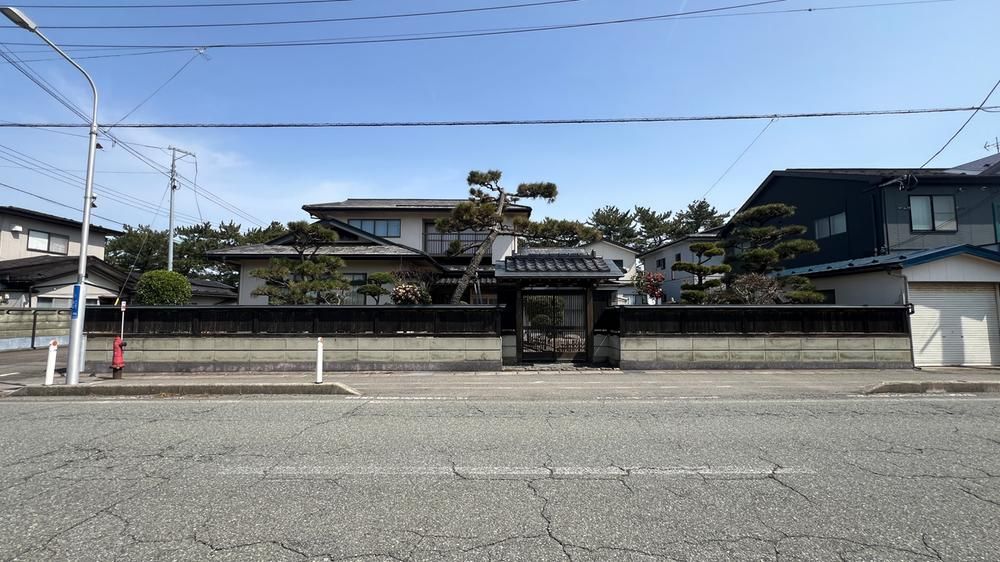 Traditional 4LDK+S House with Garden in Akita City - Thumbnail 4