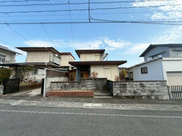 5DK House for Renovation in Quiet Mihara, Hiroshima - Image 1