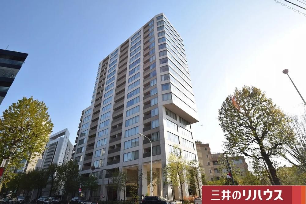 Premium 2LDK Apartment in Shibuya, Tokyo - 96.47 sqm - Thumbnail 2