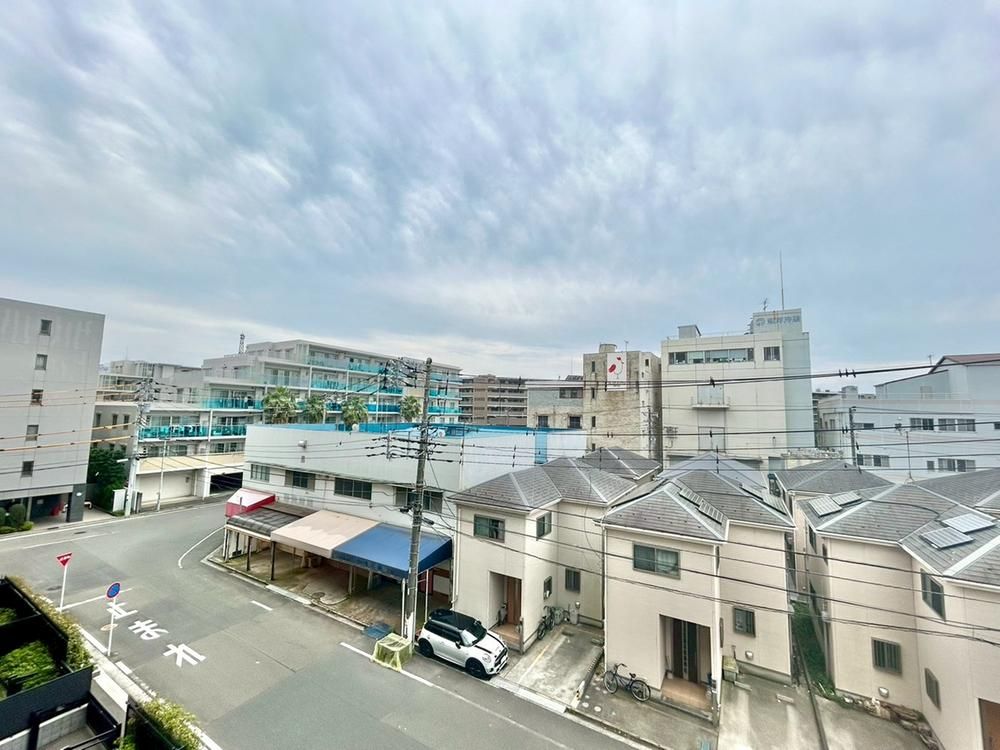 Precious Yokohama Bayside 3LDK Condo for Sale in Yokohama - Thumbnail 2