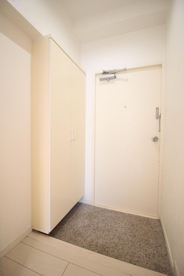 Renovated 2LDK Apartment for Sale in Kohoku, Yokohama - Thumbnail 4