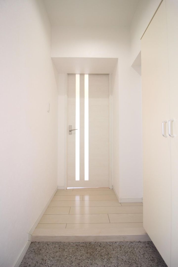 Renovated 2LDK Apartment for Sale in Kohoku, Yokohama - Thumbnail 2