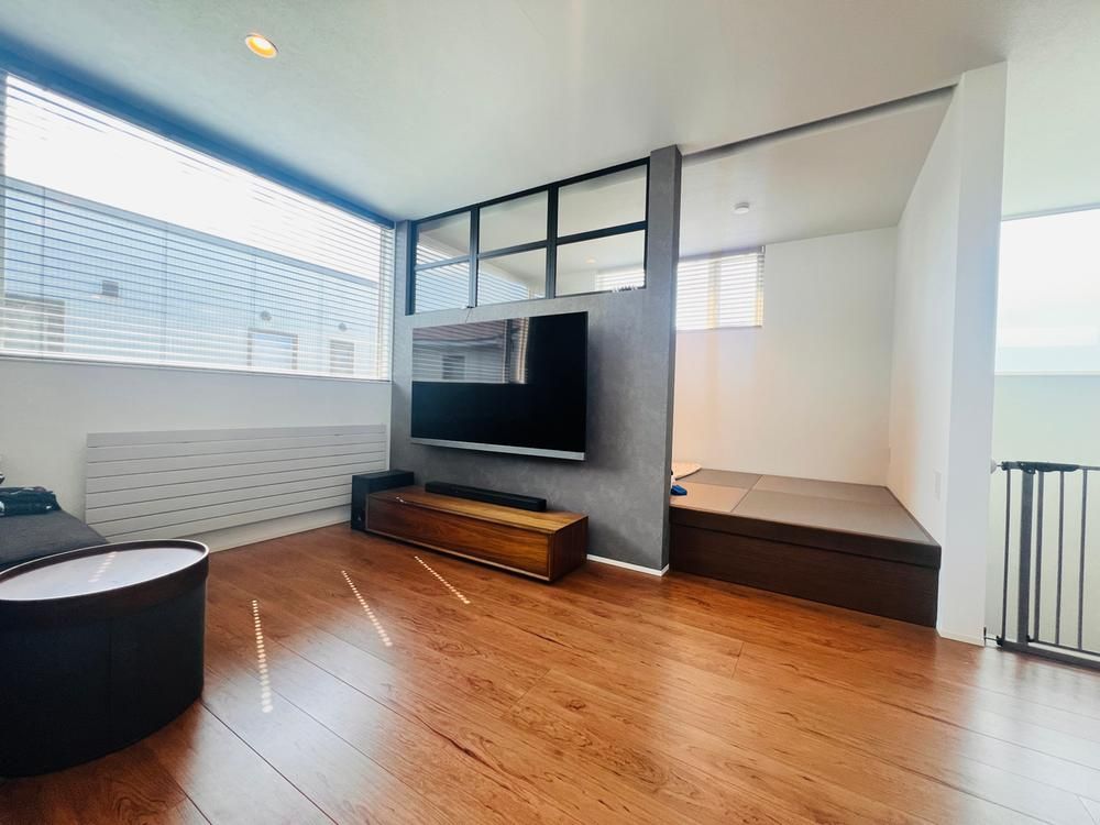 Modern 3SLDK Home with Study Near Nopporo Station, Ebetsu - Thumbnail 2