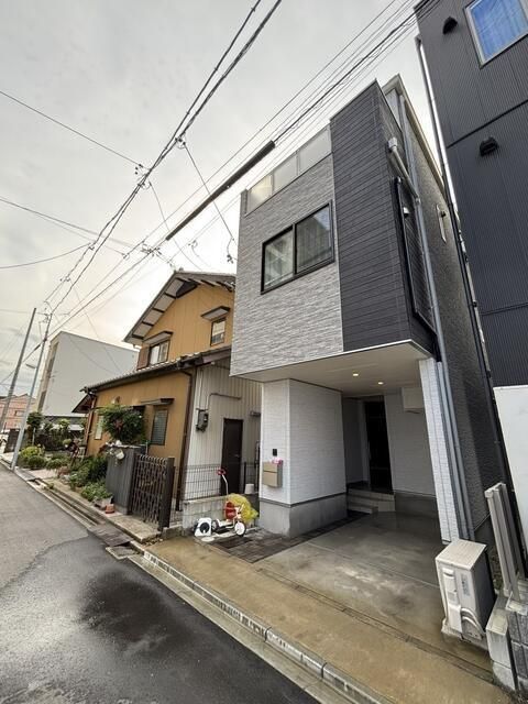 Modern 3-Story Townhouse near Shigahondori Station, Nagoya - Thumbnail 2