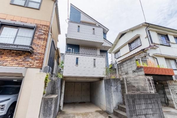 2DK Detached House with Loft and Garage in Kohoku Ward, Yokohama - Thumbnail 2