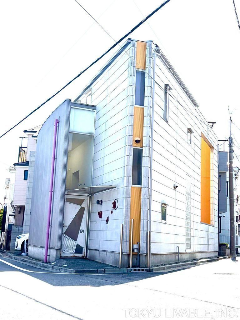 2LDK Designer House in Kami-Saginomiya, Nakano, Tokyo - Thumbnail 2