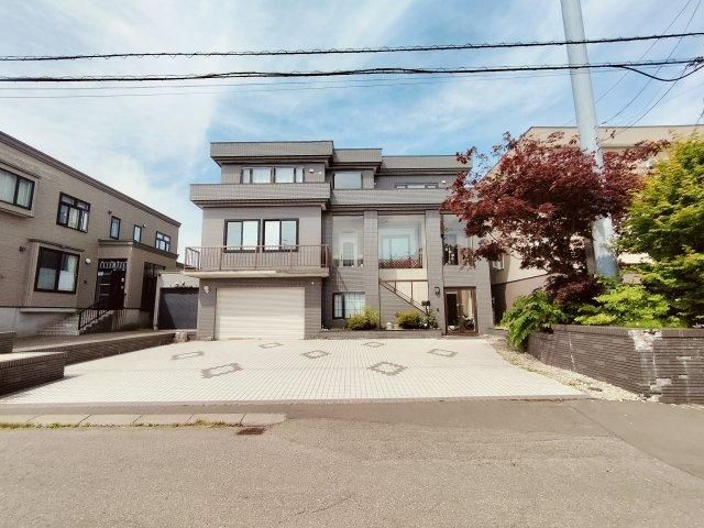 Spacious 6LDK+S House in Higashi-Naebo, Sapporo - Thumbnail 2