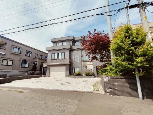 Spacious 6LDK+S House in Higashi-Naebo, Sapporo - Thumbnail 4