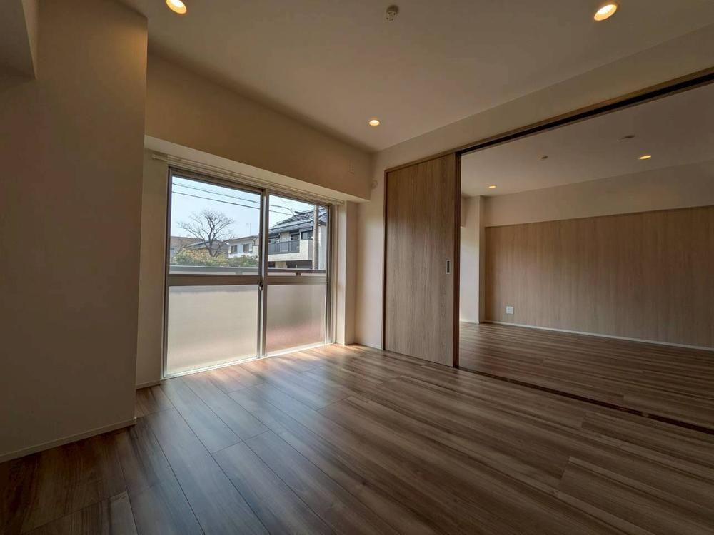 Renovated 3LDK Apartment for Sale in Yōkōdai, Yokohama - Thumbnail 4