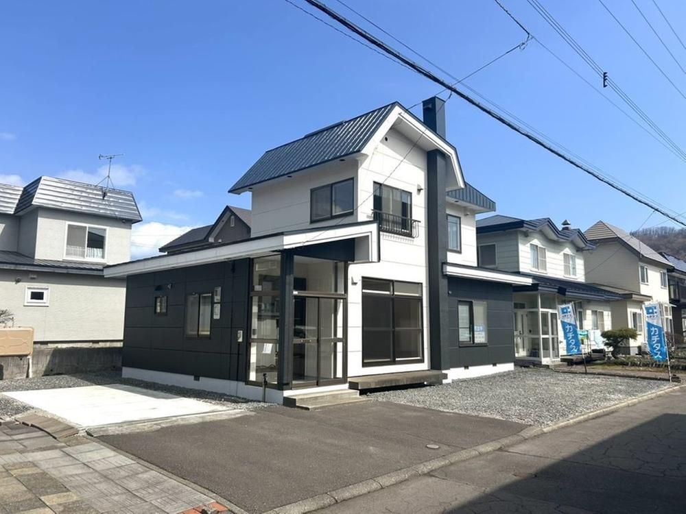 Renovated 4LDK House in Muroran, Hokkaido - 110m² - Thumbnail 3