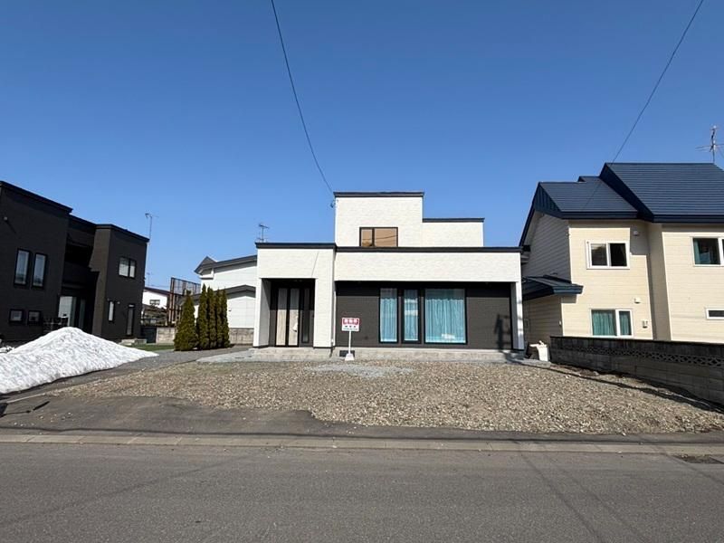 4LDK Fully Renovated House in Asahikawa, Hokkaido - Thumbnail 3