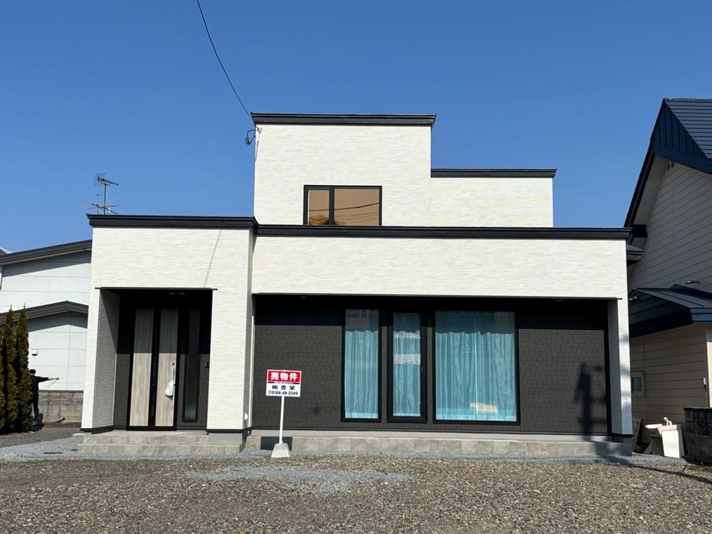 4LDK Fully Renovated House in Asahikawa, Hokkaido - Thumbnail 2
