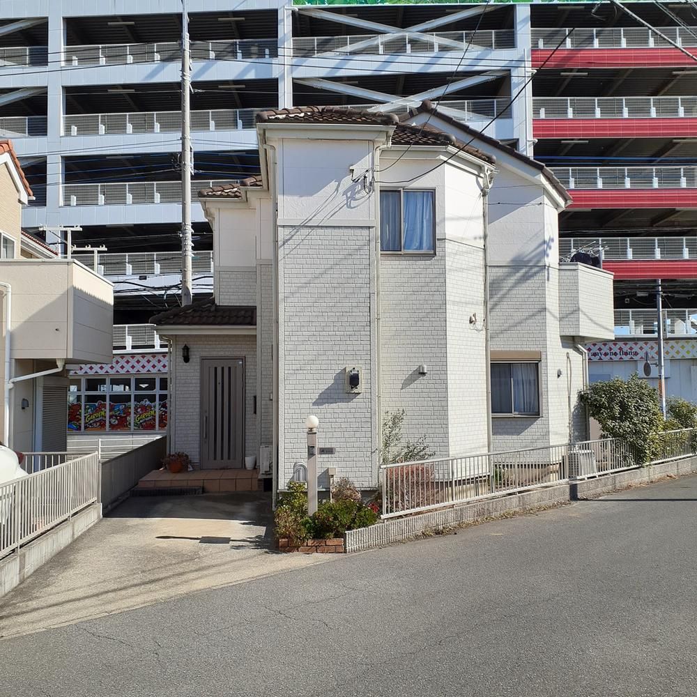 4LDK House for Sale in Matsudo, Chiba - 105.64m2 Land - Thumbnail 3
