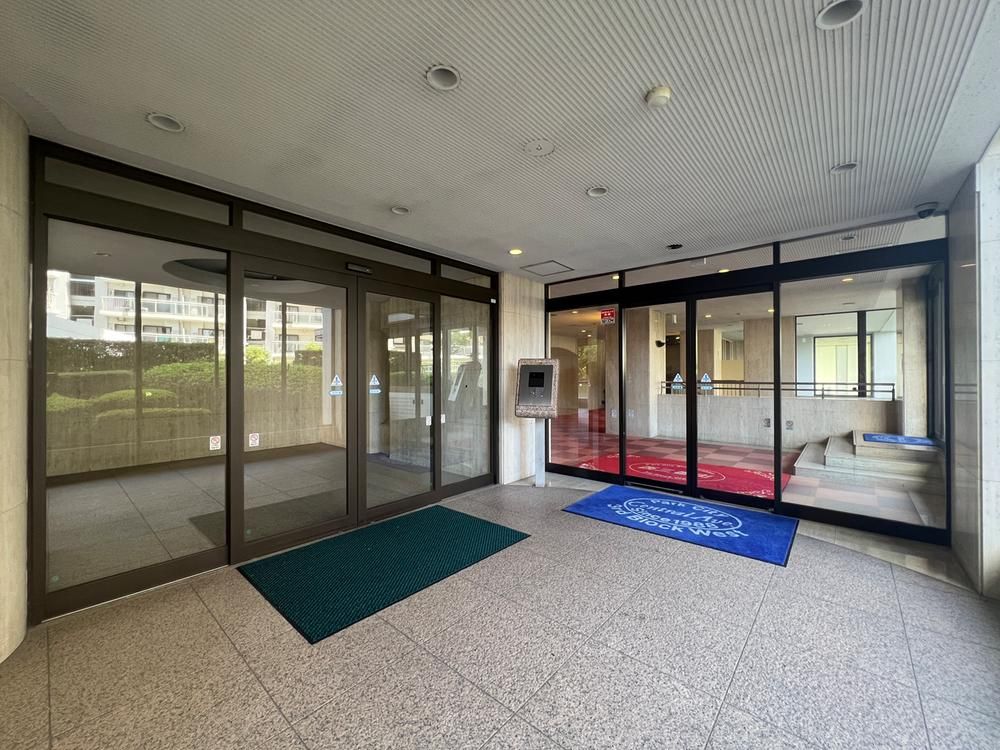 2LDK Apartment for Sale in Saiwai Ward, Kawasaki City - Thumbnail 2