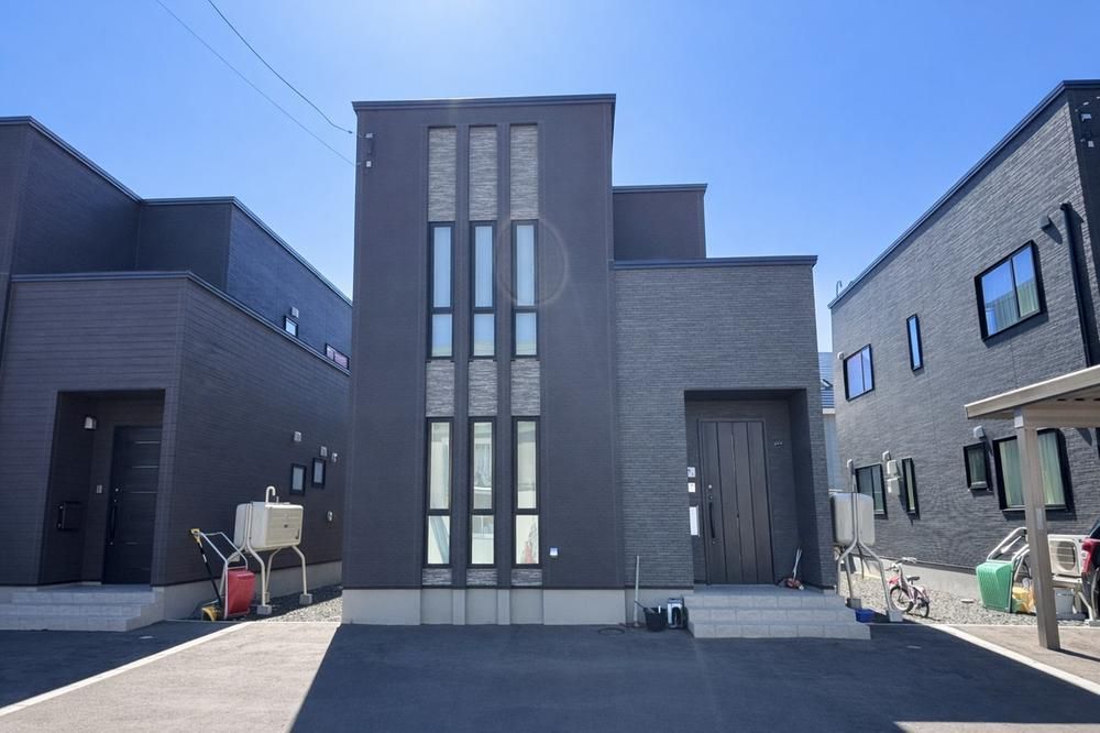 4LDK Near-New House for Sale in Higashi-Naeho, Sapporo - Thumbnail 2