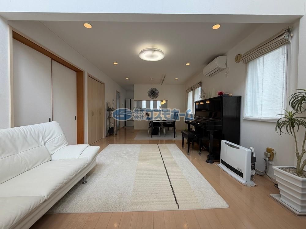 5LDK House for Sale in Hinode, Tokyo - 179m2 Land - Thumbnail 4