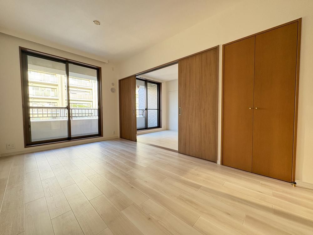 Renovated 2LDK Apartment in Itabashi, Tokyo - 54.96m² - Thumbnail 4