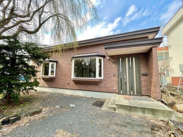 Spacious 2LDK House on Corner Lot in Shiroishi Ward, Sapporo - Thumbnail 3