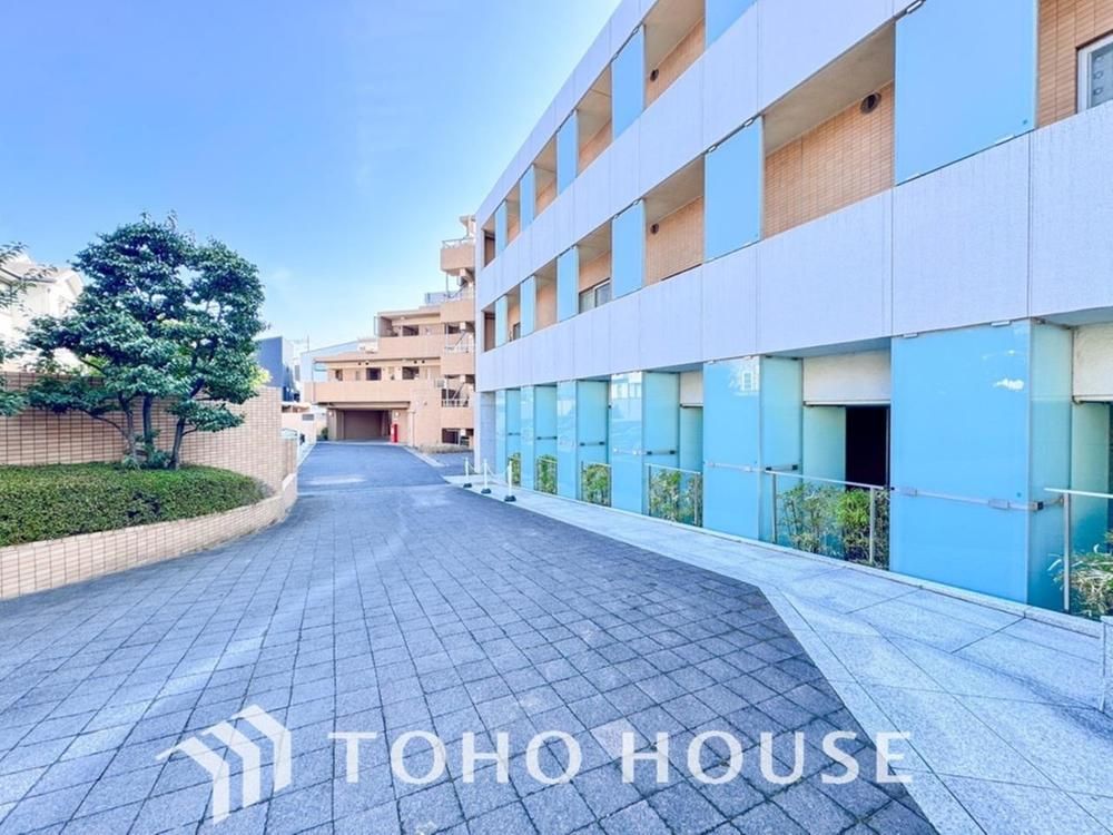 Renovated 2LDK+S Apartment in Funabashi, Chiba - 85 sqm - Thumbnail 2