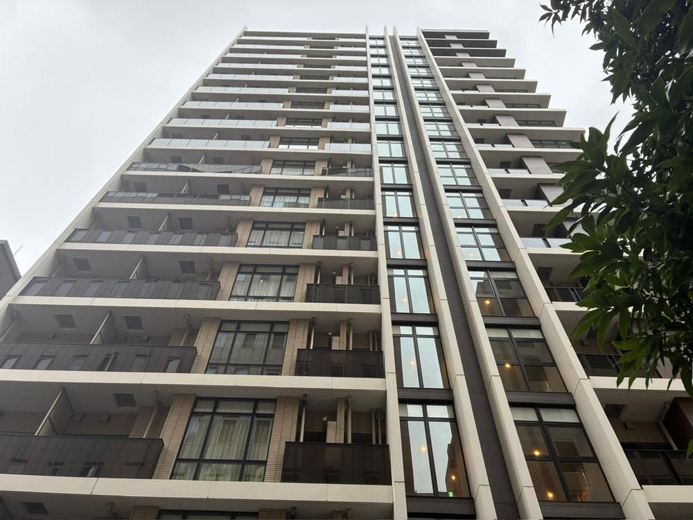 3LDK Corner Apartment for Sale in Toranomon, Minato-ku, Tokyo - Thumbnail 3