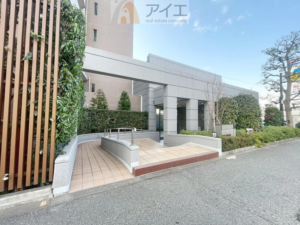 Renovated 3LDK Apartment for Sale in Chuo-ku, Chiba City - Thumbnail 2