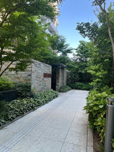 3LDK Apartment in Nishi-Shinjuku Tower 60, Tokyo for Sale - Thumbnail 3