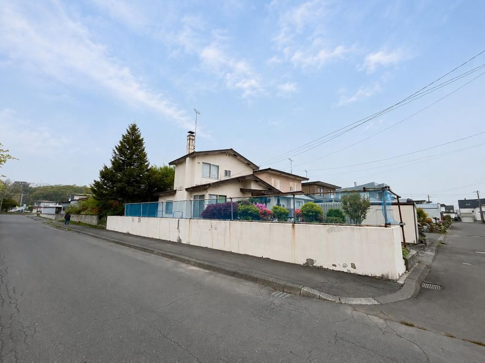 3LDK Detached House for Sale in Tomakomai, Hokkaido - Thumbnail 2