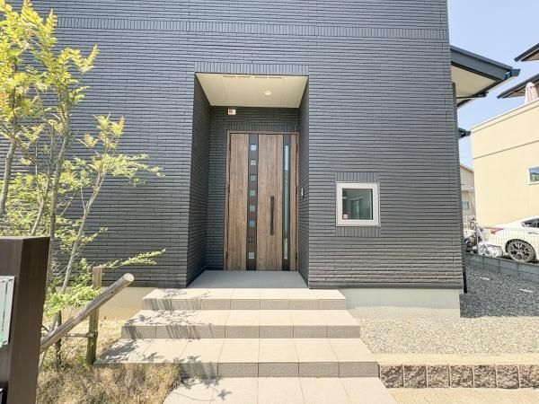 3LDK All-Electric House with Solar Panels in Oita City - Thumbnail 3