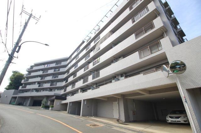 3DK Apartment for Sale in Yokosuka with Ocean View - Thumbnail 2