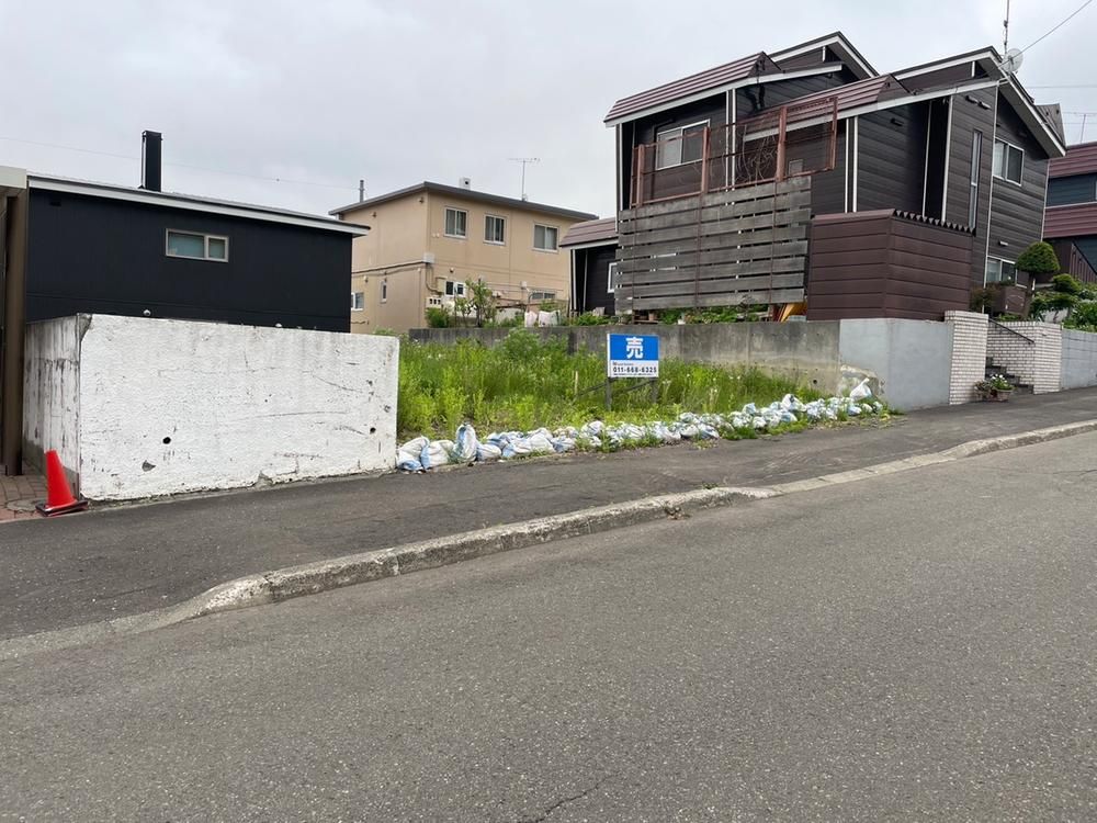 182m2 Land for Sale in Nishi Ward, Sapporo, Hokkaido - Thumbnail 2