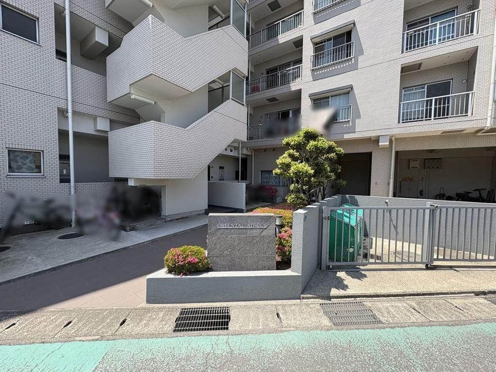 Renovated 1LDK Apartment Near Atsugi Station in Ebina - Thumbnail 2