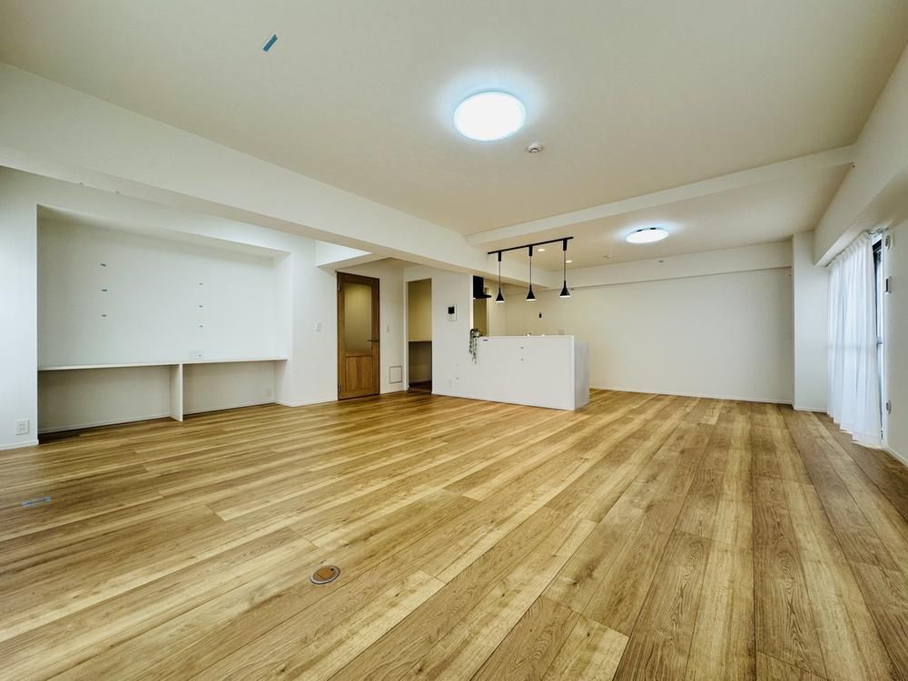 Renovated 4LDK Apartment in Fukuoka with 154 sqm Floor Area - Thumbnail 4