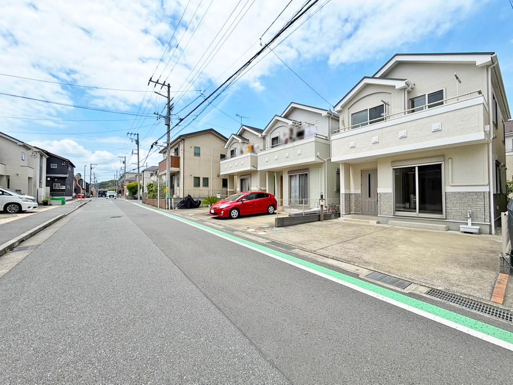 Renovated 2LDK+S House in Yokosuka with Parking for 2 Cars - Thumbnail 3